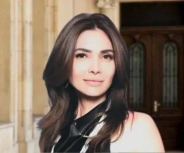 Cred că una dintre cele mai valoroase resurse pe care le poți oferi oamenilor este accesul la…